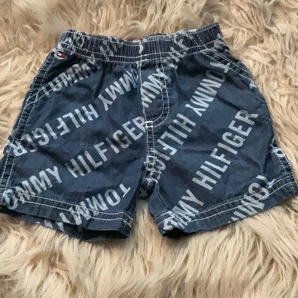 Tommy Hilfiger baby boy shorts. 6-9 months. Denim w/designers name - Picture 5 of 7